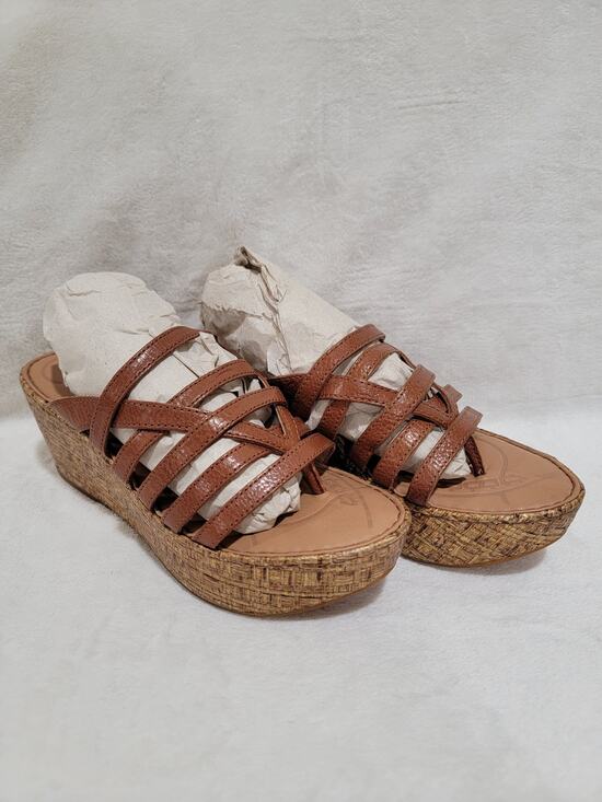 Born Shoes - Born Thong Strappy Wedge Heel Sandals Tan Sz 7 MINT CONDITION!